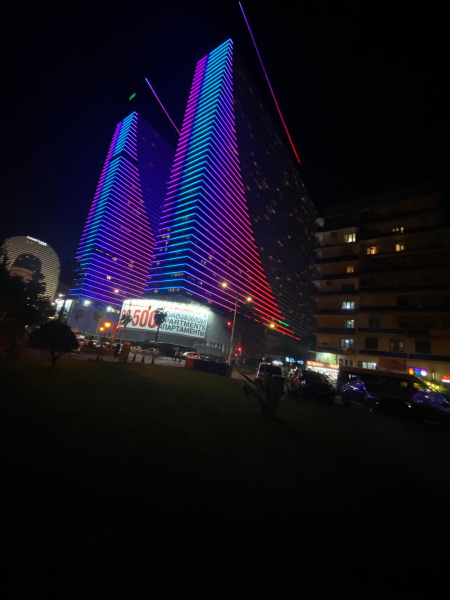 Delux Sea View Aparthotel In Orbi City Batoemi Buitenkant foto