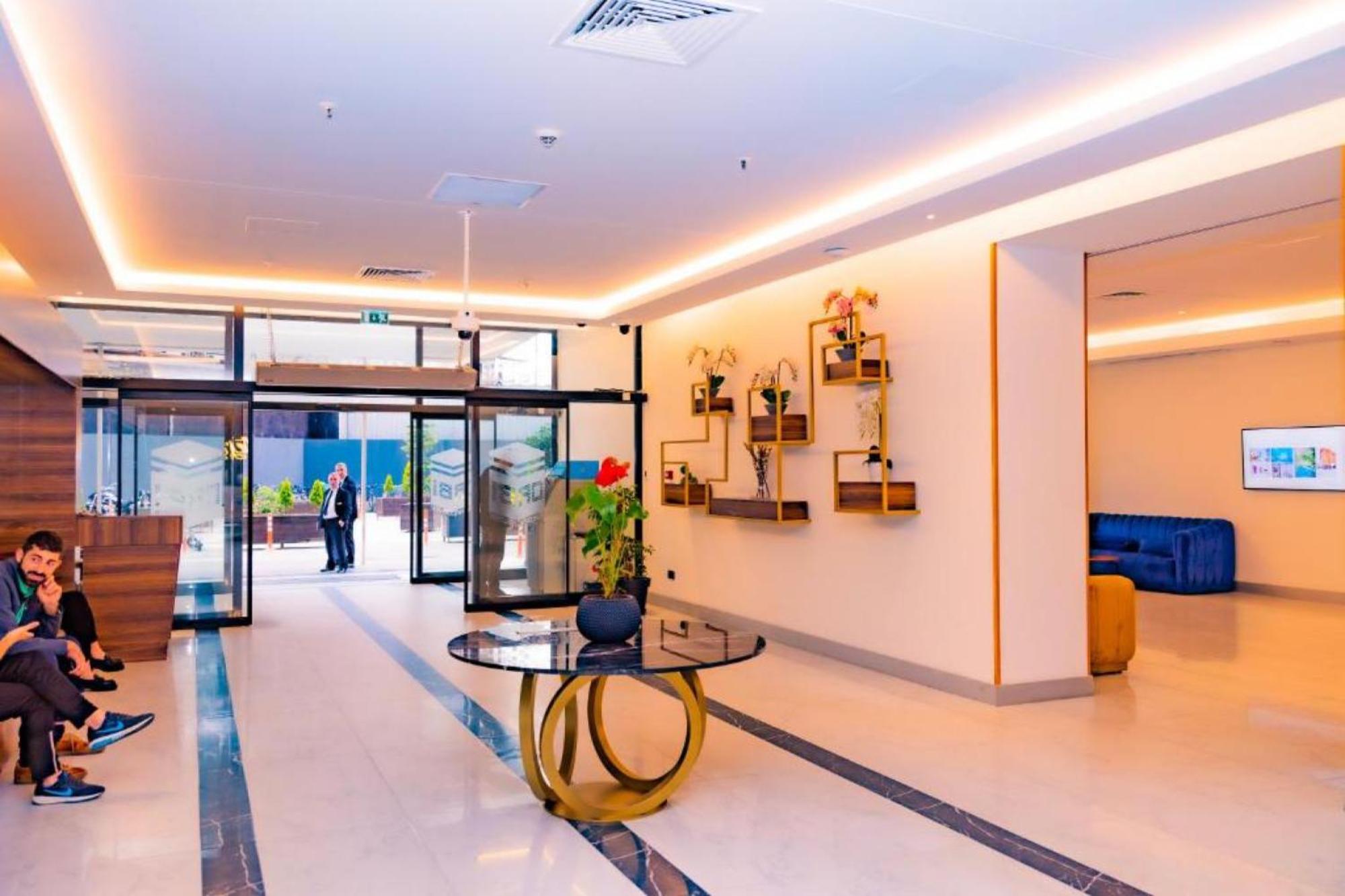 Delux Sea View Aparthotel In Orbi City Batoemi Buitenkant foto
