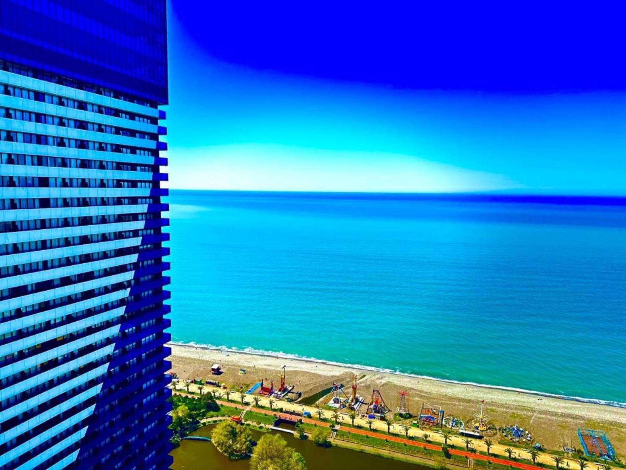 Delux Sea View Aparthotel In Orbi City Batoemi Buitenkant foto