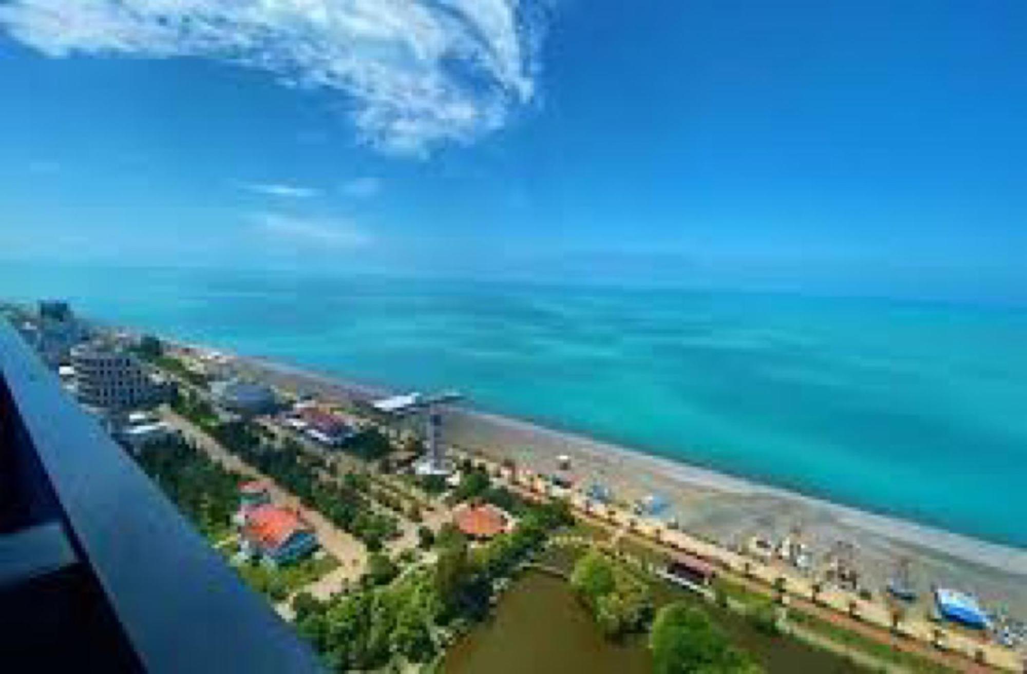 Delux Sea View Aparthotel In Orbi City Batoemi Buitenkant foto