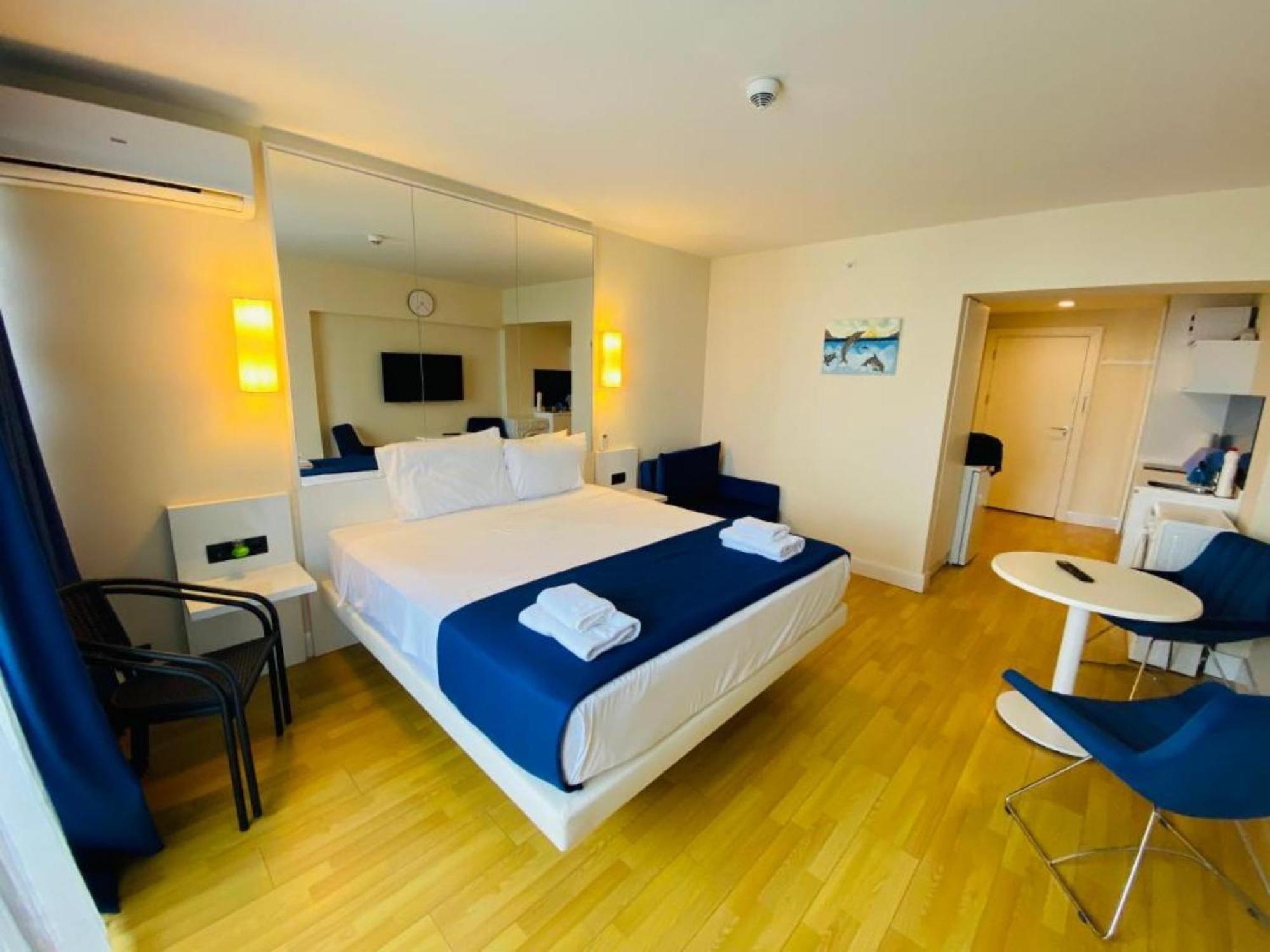 Delux Sea View Aparthotel In Orbi City Batoemi Buitenkant foto