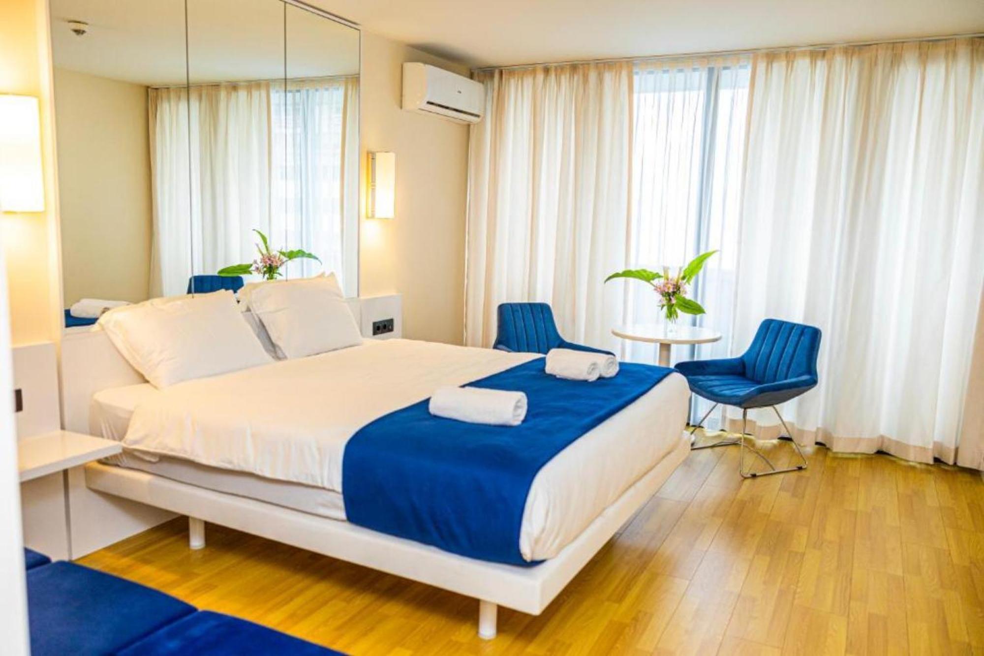 Delux Sea View Aparthotel In Orbi City Batoemi Buitenkant foto